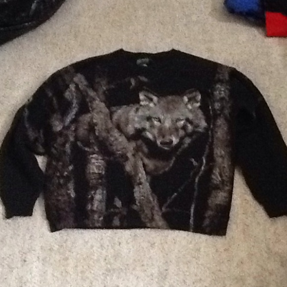 Mens wolf sweat shirt